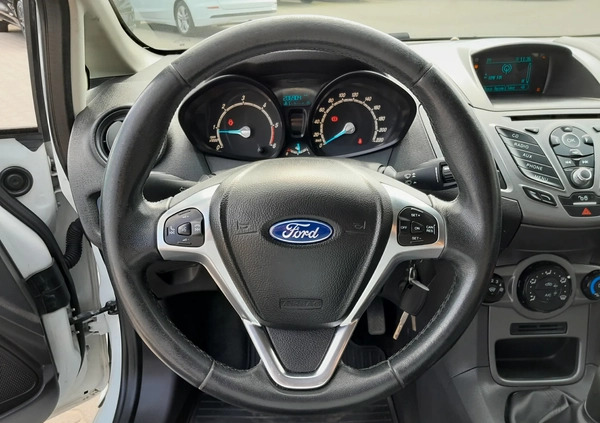 Ford Fiesta cena 24600 przebieg: 207000, rok produkcji 2015 z Stalowa Wola małe 137